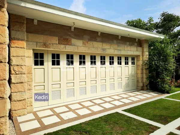 image RUMAH MEWAH ASRI DI KEDIRI, JATIM, INDONESIA (2)