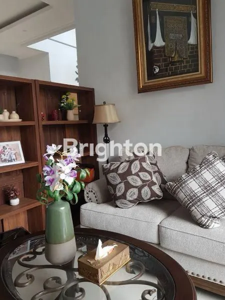 image DISEWAKAN RUMAH MEWAH – PONDOK PEKAYON INDAH, BEKASI FULL FURNISH • TINGGAL BAWA KOPER • LOKASI PREMIUM (2)