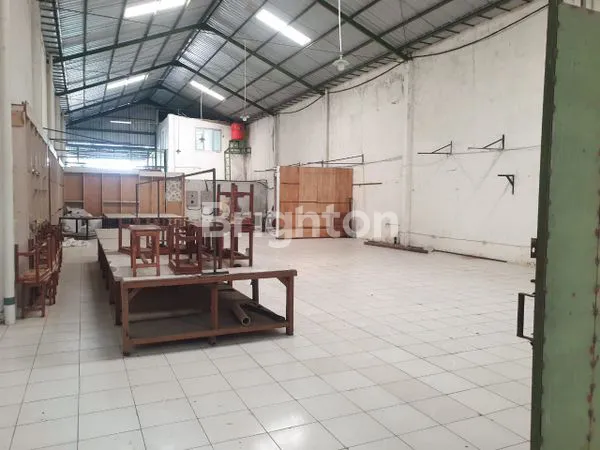 image GUDANG AKSES CONTAINER 40 FEET TEPI JALAN RAYA (2)