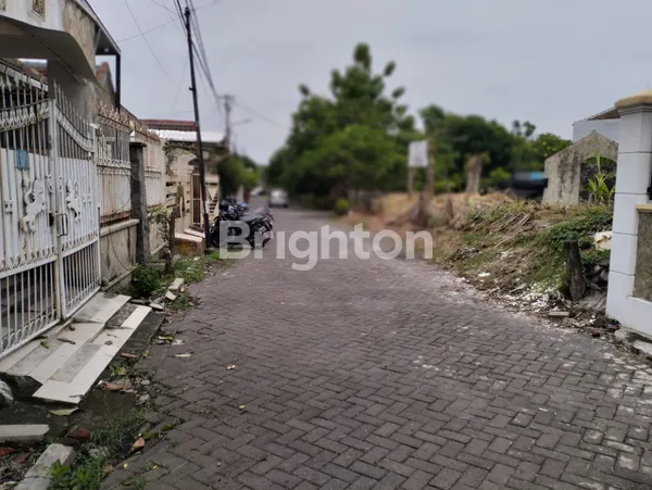 image RUMAH 1 LANTAI LEBAR 9 DEKAT HR MUHAMMAD, PAKUWON MALL, SIMPANG DARMO PERMAI SELATAN (2)