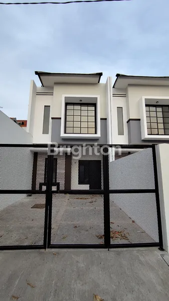 image RUMAH BARU 2LANTAI MINIMALIS MODERN MURAH DI RUNGKUT ASRI (1)