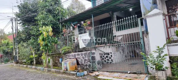image RUMAH BESAR POSISI HOOK DI BURING, MALANG (PROSPEK INVESTASI) (2)
