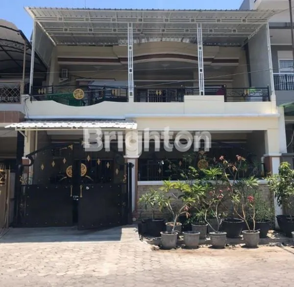 image RUNGKUT ASRI TENGAH ROW 4 MOBIL RMH SECOND 3LT DGN ROOFTOP SIAP NEGO (2)