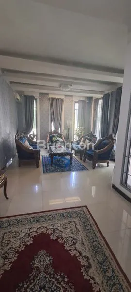 image DISEWA: RUMAH MEWAH 2 LANTAI, LT 460 M², FULL FURNISH, BALIKPAPAN BARU (3)