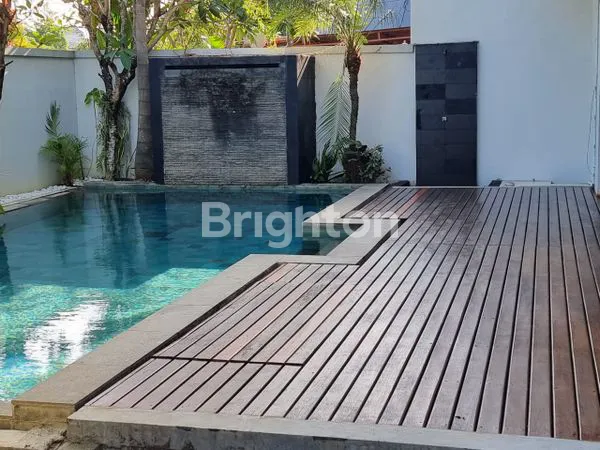 image RUMAH VILLA 2 LANTAI DI OBYEK WISATA DI SUNSET ROAD (7)