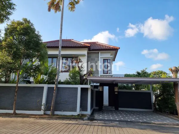 image RUMAH VILLA 2 LANTAI DI OBYEK WISATA DI SUNSET ROAD (1)