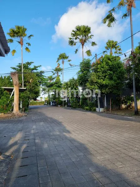 image RUMAH VILLA 2 LANTAI DI OBYEK WISATA DI SUNSET ROAD (2)