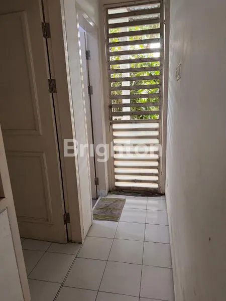 image RUMAH 2 LANTAI SEMI FURNISHED DI ROYAL RESIDENCE (8)