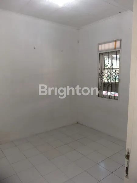 image RUMAH GAYA KLASIK MODERN DI SENTUL (3)