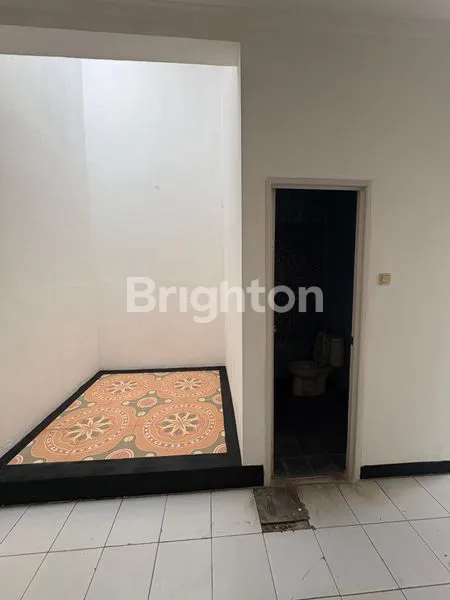 image HUNIAN HOEK BERSIH TERAWAT DI GRIYA PERMATA (4)