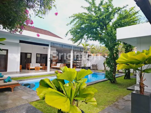 image VILLA MEWAH FURNISHED DI SEMINYAK, LT 400M² (4)