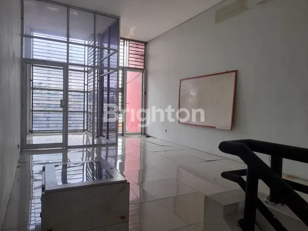 image RUKO 2 LT SIAP PAKAI DI PINGGIR JALAN RAYA KEDUNGMUNDU  (4)