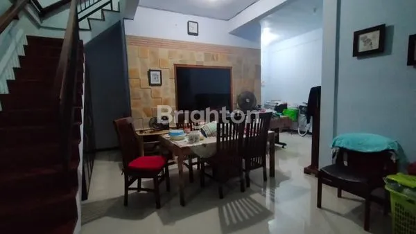 image RUMAH MEWAH 2 LANTAI DI SIDOARJO KOTA, FULLY FURNISHED (1)