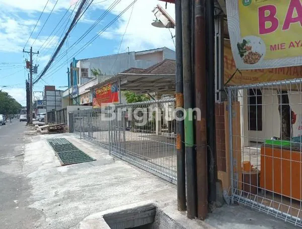 image DIJUAL RUMAH HOK, LOKASI STRATEGIS DI TENGAH KOTA (3)