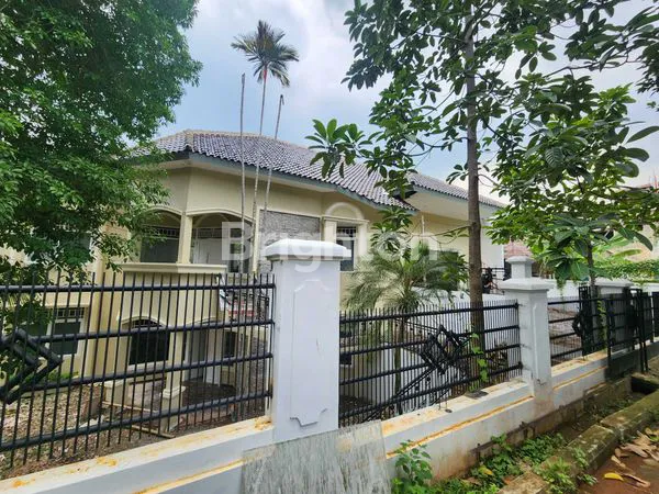 image RUMAH MEWAH DI JALAN DIESEL (1)