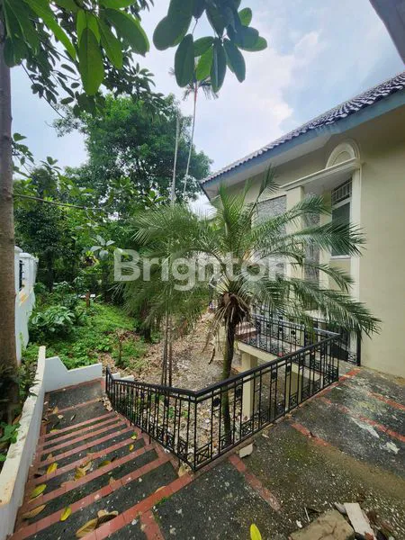 image RUMAH MEWAH DI JALAN DIESEL (6)