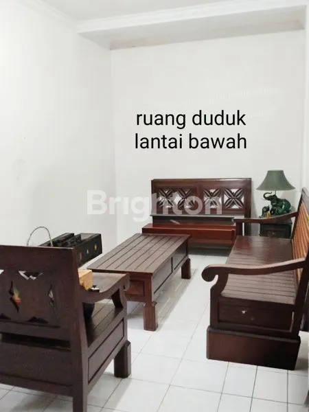 image RUMAH HOOK DAN MEWAH 2 LANTAI  DI KOTA WISATA (2)