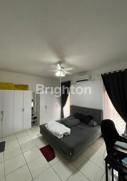 image RUMAH SATU LANTAI LOKASI STRATEGIS DI LARANGAN TANGERANG SELATAN (2)