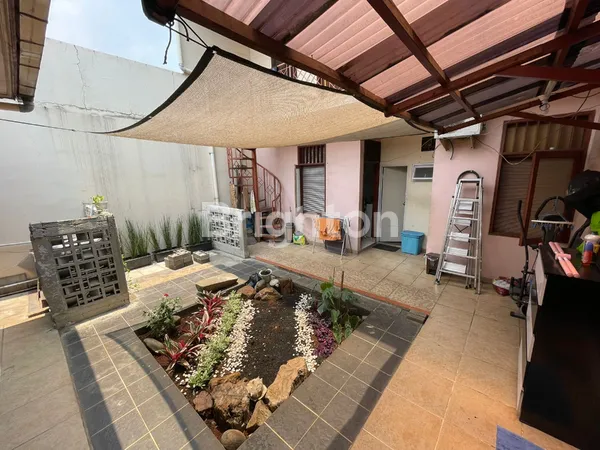 image RUMAH SATU LANTAI LOKASI STRATEGIS DI LARANGAN TANGERANG SELATAN (4)