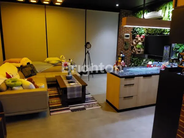 image RUMAH MEWAH SIAP HUNI DI DE PARK BSD, FULL FURNISHED (2)