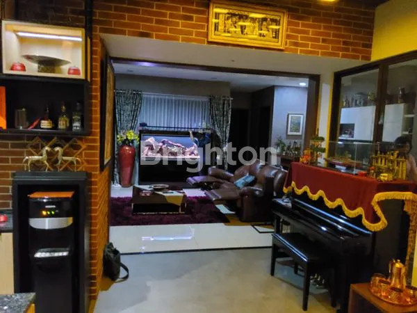 image RUMAH MEWAH SIAP HUNI DI DE PARK BSD, FULL FURNISHED (5)