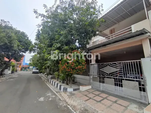 image BUTUH CEPAT LAKU RUMAH SECOND TERAWAT RUNGKUT ASRI, DEKAT SUPERINDO, DEKAT KAMPUS UPN DAN BANDARA JUANDA  (4)