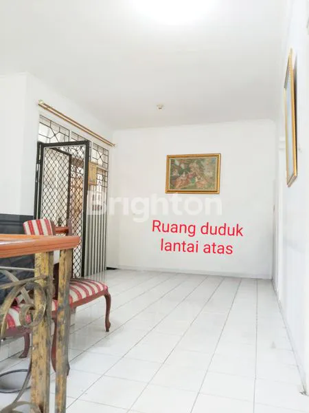 image RUMAH HOOK DAN MEWAH 2 LANTAI  DI KOTA WISATA (8)