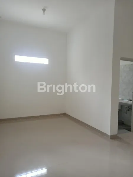 image RUMAH CANTIK FULL RENOV, TINGGAL MASUK!  (4)