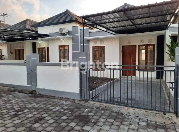 image SEGERA DIBUKA PERUMAHAN BARU\NHARGA 800JUTAAN\NBERLOKASI DI JLN PALAPA 1.\NKAMPIAL-NUSA DUA BALI\N\NTYPE 40/100M2\NHARGA 865JUTA\N\NTYPE 50/100\NHARGA 915JUTA\N\N2-3 KAMAR TIDUR\N1 KAMAR MANDI\NLIVING AREA\NDAPUR\NHALAMAN DEPAN DAN BELAKANG\NCARPORT\NLIST (2)