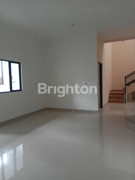 image RUMAH CANTIK FULL RENOV, TINGGAL MASUK!  (7)