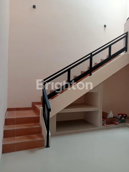 image RUMAH CANTIK FULL RENOV, TINGGAL MASUK!  (8)