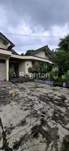 image RUMAH BESAR TANAH LUAS LOKASI STRATEGIS (1)