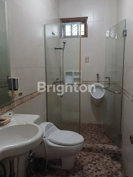 image RUMAH BESAR 3 LANTAI DI BUNGA-BUNGA DEKAT UB SUHAT MALANG (5)