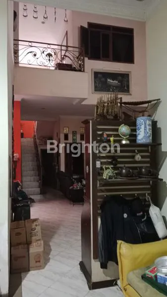 image RUMAH LOKASI STRATEGIS BANYAK KAMAR  DI KEBON JERUK, JAKARTA BARAT (4)