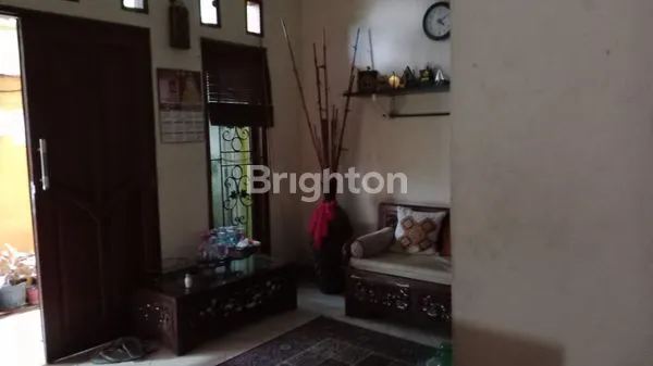 image RUMAH LOKASI STRATEGIS BANYAK KAMAR  DI KEBON JERUK, JAKARTA BARAT (3)