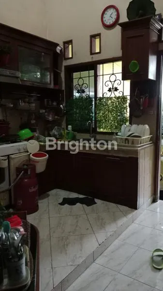 image RUMAH LOKASI STRATEGIS BANYAK KAMAR  DI KEBON JERUK, JAKARTA BARAT (5)