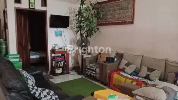 image RUMAH LOKASI STRATEGIS BANYAK KAMAR  DI KEBON JERUK, JAKARTA BARAT (2)