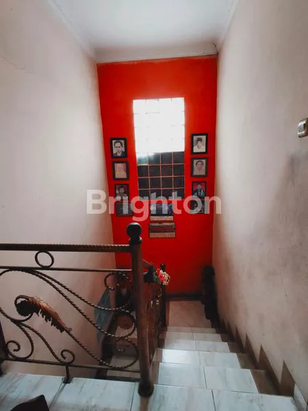 image RUMAH LOKASI STRATEGIS BANYAK KAMAR  DI KEBON JERUK, JAKARTA BARAT (7)