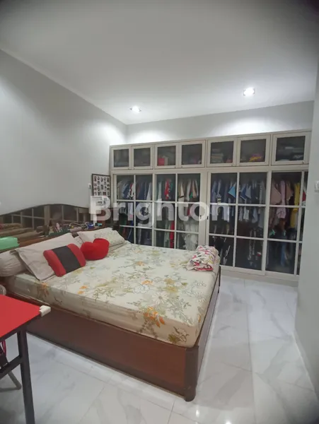 image RUMAH 1.5.LANTAI NIRWANA EKSEKUTIF RUNGKUT SURABAYA SIAP HUNI (5)