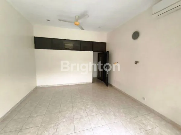 image RUKO 2 LANTAI 61M² PLONG BUAT USAHA DI KELAPA GADING JAKARTA UTARA (3)