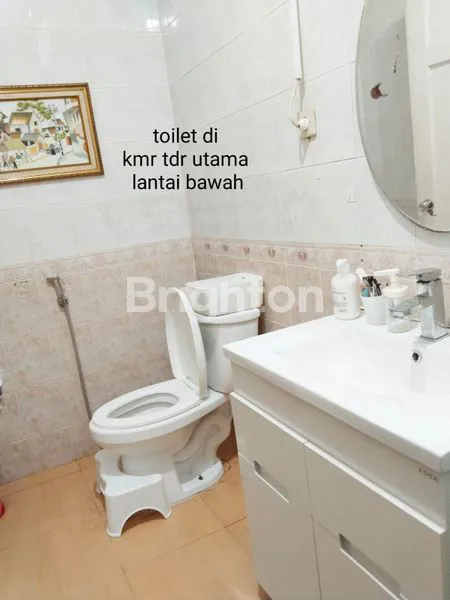 image RUMAH HOOK DAN MEWAH 2 LANTAI  DI KOTA WISATA (5)