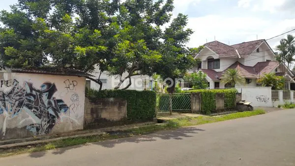 image RUMAH KOMPLEK SARUA  CIPUTAT (1)