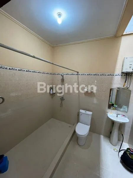 image RUMAH SATU LANTAI LOKASI STRATEGIS DI LARANGAN TANGERANG SELATAN (6)