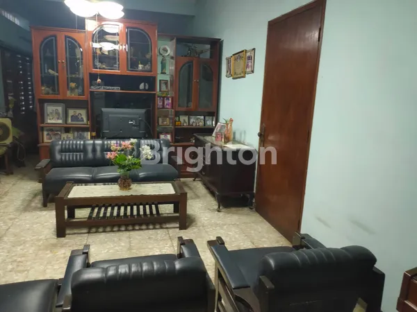 image [ DIJUAL/DISEWAKAN ] RARE OPPORTUNITY : PRESTIGIOUS UNIT AT PANGLIMA SUDIRMAN (0 JALAN RAYA) (2)