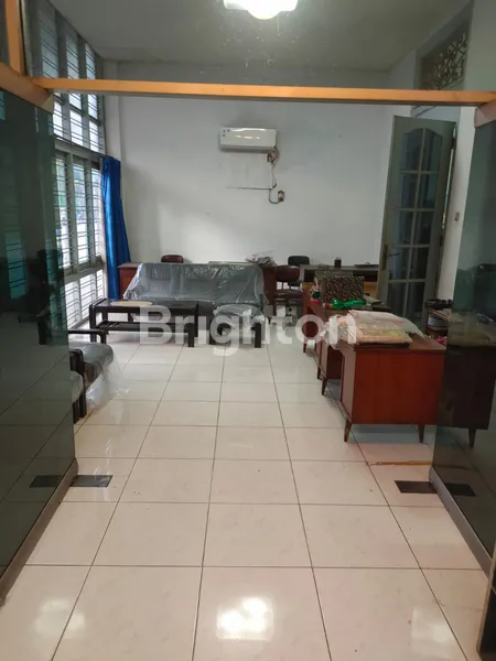 image [ DIJUAL/DISEWAKAN ] RARE OPPORTUNITY : PRESTIGIOUS UNIT AT PANGLIMA SUDIRMAN (0 JALAN RAYA) (7)