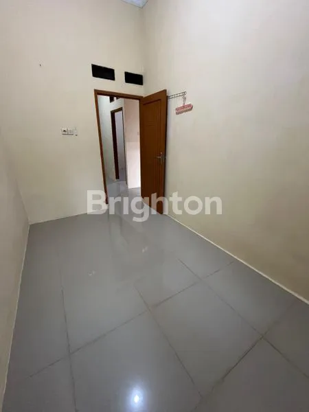 image RUMAH 2 LANTAI SIAP HUNI DI PORIS CIPONDOH, TANGERANG (5)