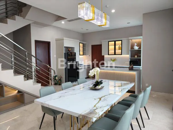 image APARTEMEN MEWAH GRAND SUNGKONO LAGOON TIPE PENTHOUSE 2 LANTAI 3+1 BR VIEW CITY FULL FURNISHED + ELEKTRONIK BARU GRESS (5)