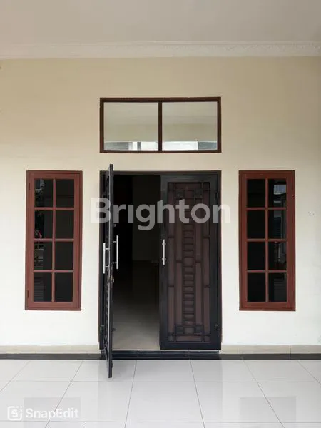 image RUMAH MEWAH CEMARA ASRI (2)