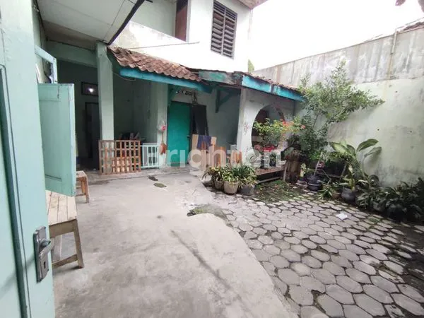 image RUMAH MEGA + KOST AKTIF 23 KAMAR DI JANTUNG KOTA SOLO – CASHFLOW JALAN! (2)