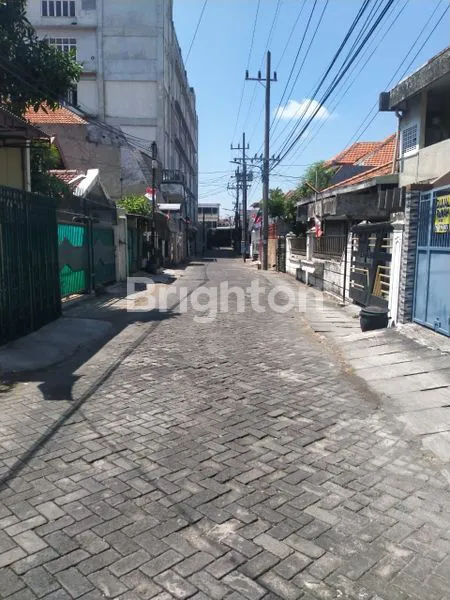 image LEBAK ARUM 5X22 BARU GRESS 2 LANTAI DEKAT RAYA KENJERAN ROW JALAN 2 MOBIL LOSS (6)